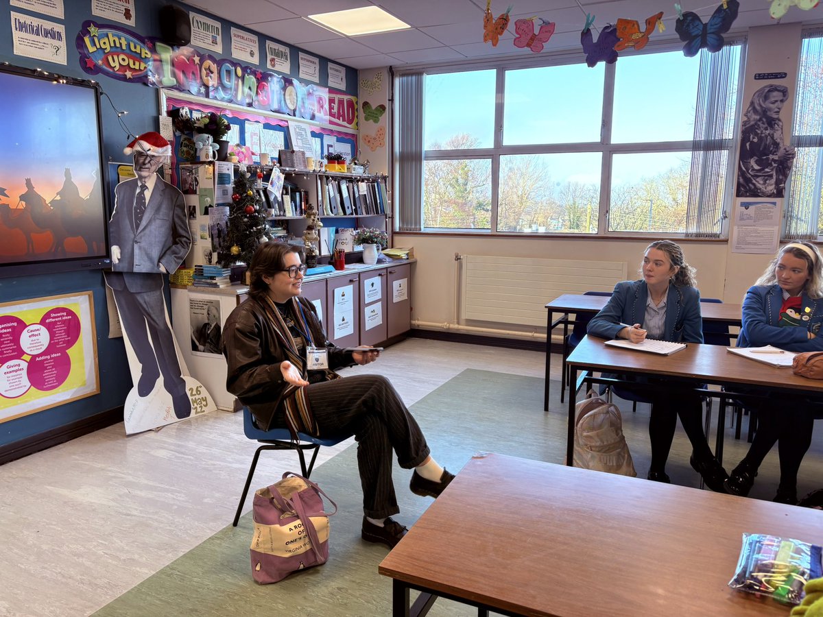 English_SMG's tweet photo. Today we were delighted to welcome back past pupil, Catherine McNamee, who shared her top tips for exam success with our A2 English Literature pupils. Catherine is currently studying English at Oxford. 🌟 https://t.co/uyWpdy1Zy2