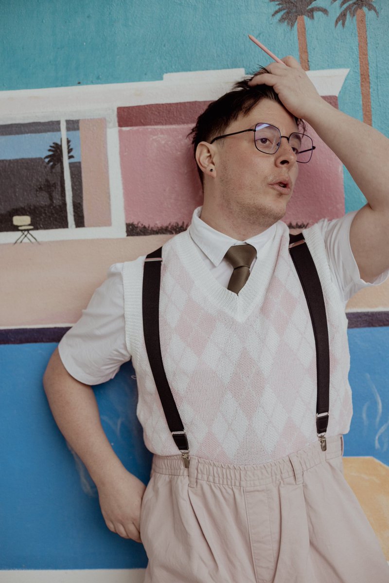 ThomasSanders's tweet image. It’s a cartoon-obsessed therapist’s anniversary of his first appearance today, and, to commemorate, this’ll be the first of  our Era Looks. For Dr. Picani, we put together an editorial look inspired by the 80s, a banner decade for experimental cartoons. Happy Bday, Emile! 💗