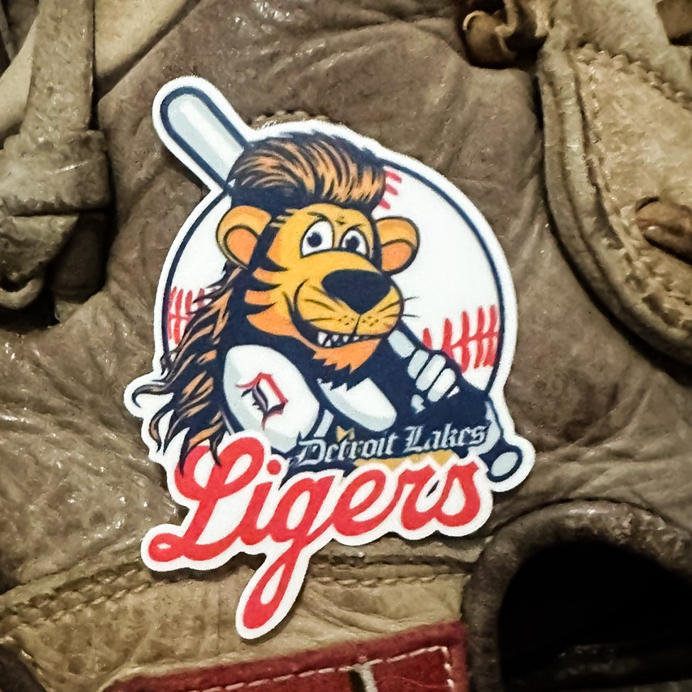 OldFortBBallCo's tweet image. Santa is getting ready to drop off December’s sticker club mailing! Sign up today to make sure you’re on his list!

This month includes:
⚾️ King of Diamonds Baseball
⚾️ Pig’s Eye Privateers
⚾️ @DLLigers 
⚾️ Hanuman Baseball

➡️ Oldfortbaseballco.com/stickerclub