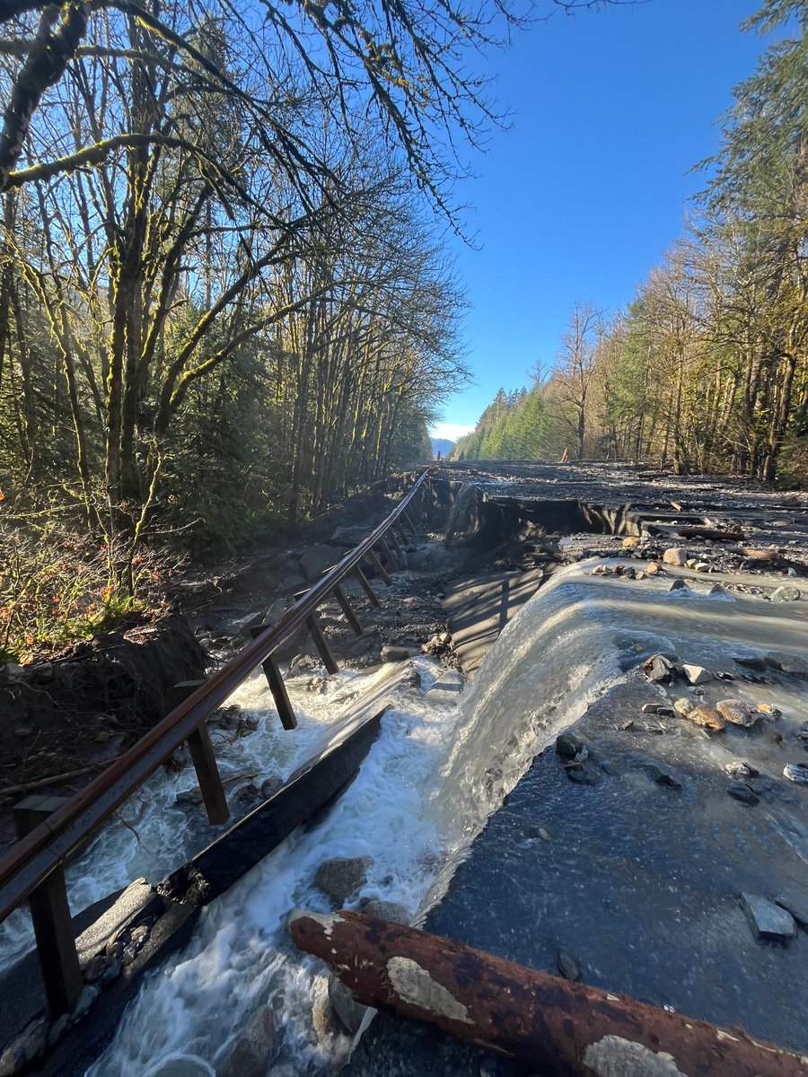 MikeNewsBlast's tweet photo. @WSDOT Secretary Julie Meredith says US 2 is closed for about 49 miles. Flooding heavily impacted sections from milepost 50 near Skykomish to milepost 99 at Leavenworth.    #flooding #WashingtonState #Washingtonfloods 
Photos: WSDOT
https://t.co/hR42OzzcES https://t.co/d5ljYOx03e