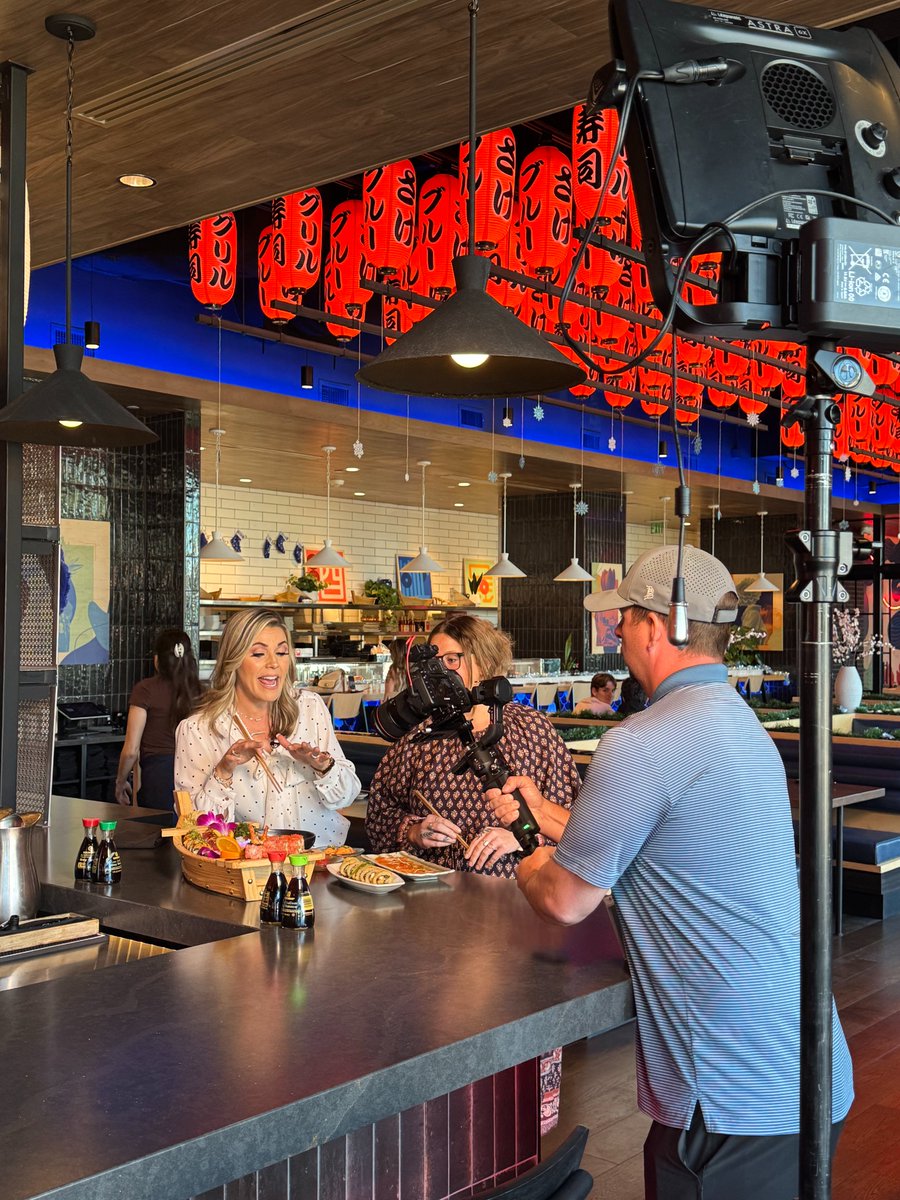 NovusASU's tweet image. Thanks to @12News AZ Midday and Rachel Cole for stopping by Novus Place for a food tour at The Melt, Blue Sushi Sake Grill &amp;amp; Salt &amp;amp; Straw! 🎥🍔🍣🍨 Full segment coming soon—swipe for BTS!
#NovusPlace #12News #AZEats #TempeEats #FoodTour #BTS