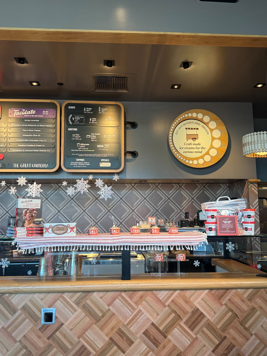 NovusASU's tweet image. Thanks to @12News AZ Midday and Rachel Cole for stopping by Novus Place for a food tour at The Melt, Blue Sushi Sake Grill &amp;amp; Salt &amp;amp; Straw! 🎥🍔🍣🍨 Full segment coming soon—swipe for BTS!
#NovusPlace #12News #AZEats #TempeEats #FoodTour #BTS