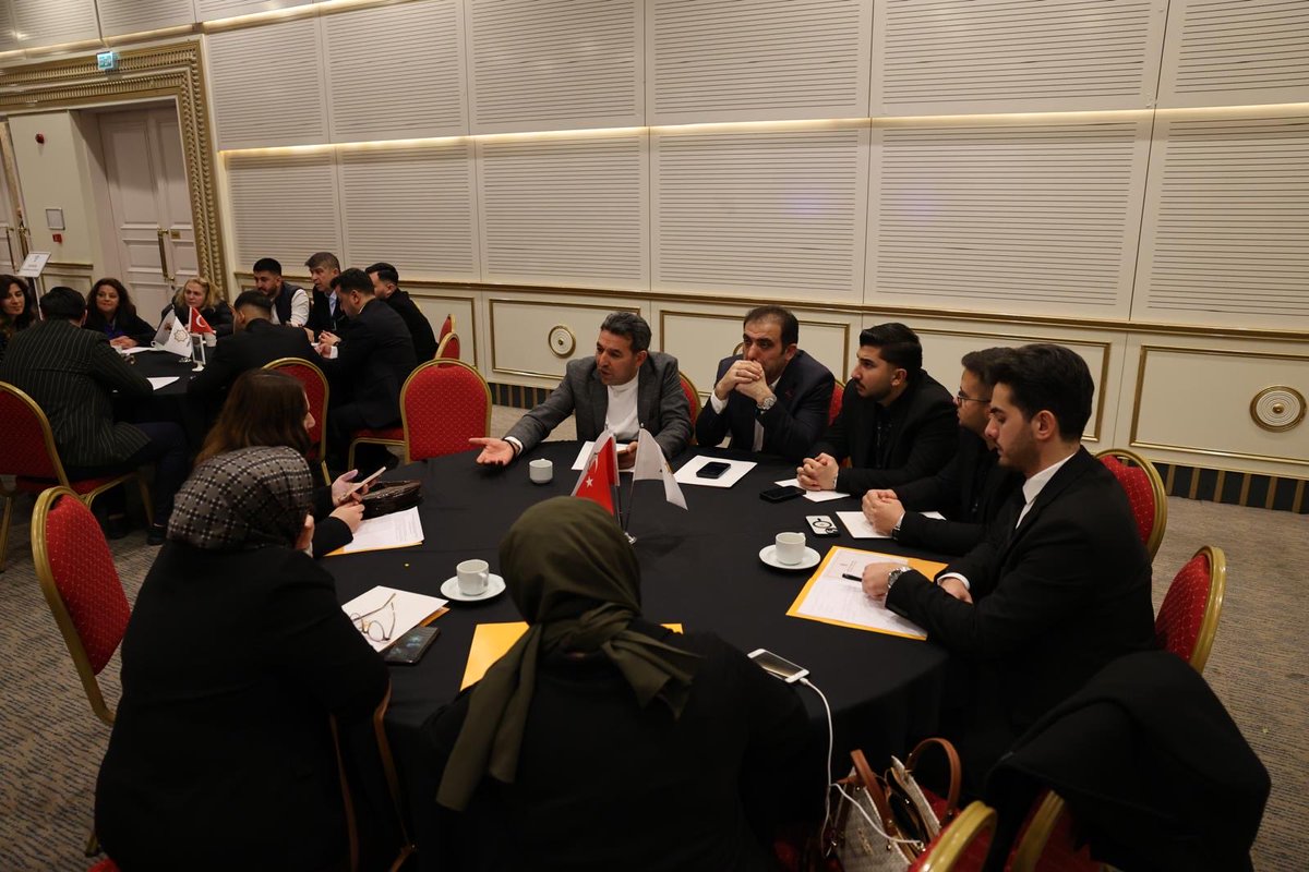 13–14 Ağustos tarihlerinde, 3 kademe katılımla düzenlenen Türk Devletleriyle İlişkiler Eğitim Kampı’na, İl Gençlik Kolları Başkan Yardımcımız, Türk Devletleriyle İlişkiler Birim Başkanımız <a href="/poyrazartan4/">POYRAZ ARTAN</a> katılım sağladı. <a href="/EnessAslan_/">Enes ASLAN</a>