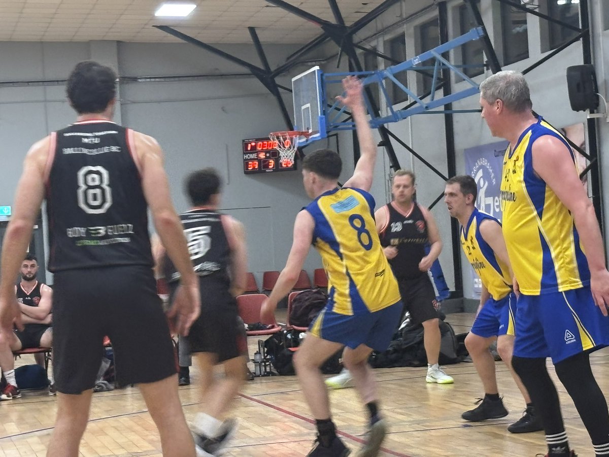 DanJCB001's tweet photo. End of 3rd Quarter @BallincolligB Men’s BIDL Team 68 vs Carrigaline Basketball 34 in this evening’s @BballIrl Men’s BIDL away game at the Parochial Hall. Cmon Ballincollig🤞👊💪🏀⚫️🔴 #UpTheVillage #bbc #BIDL #BallincolligBasketball #Basketball #Cork https://t.co/CpRF5mkgh4