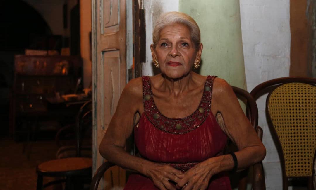 La periodista zuliana Marlene Nava falleció a los 80 años, dejando un legado de excelencia en el periodismo y un impacto profundo en la comunidad. Su voz y su trabajo siempre serán recordados.