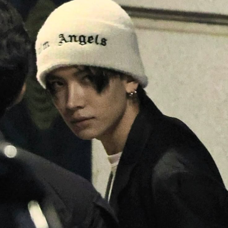 evnlee_'s tweet image. 144p but you're LEE HEESEUNG ♡