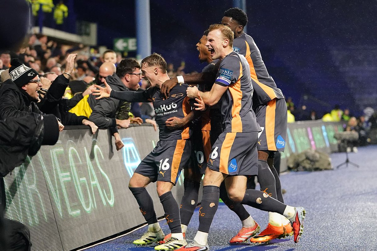 Derby have picked up 6 points in Sheffield for the first time EVER in the same season, beating both The Blades and The Owls! 

Join us to discuss the comfortable victory against cut adrift Wednesday! 

Listen below! 🐏 #DCFC

🔗 pod.fo/e/367be7
📽youtube.com/live/8TsEY2idn…