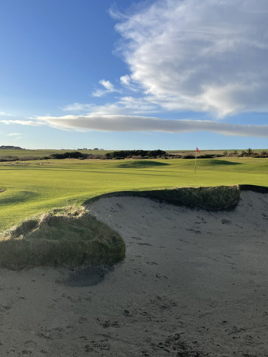 GroGreenPaul1's tweet photo. Orkney Golf Course never disappoints, the course is in amazing condition for the time of year. Great catching up with Chris Rae⛳️👌🏻 https://t.co/34PMXxeTtq