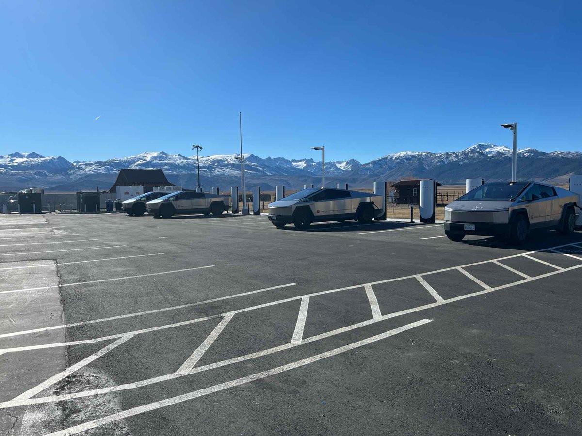 Tesla Charging tweet media