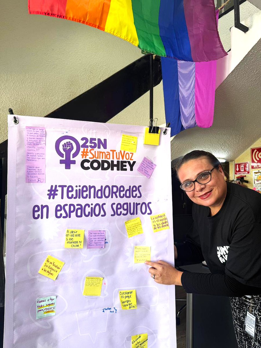 codhey's tweet image. 💜🗣️ En el 25N, en CODHEY abrimos un espacio para escuchar y nombrar lo que muchas personas viven en silencio. En las lonas, el personal dejó mensajes que fortalecen el respeto y la igualdad. Gracias por sumarse. #SumaTuVoz #CODHEY