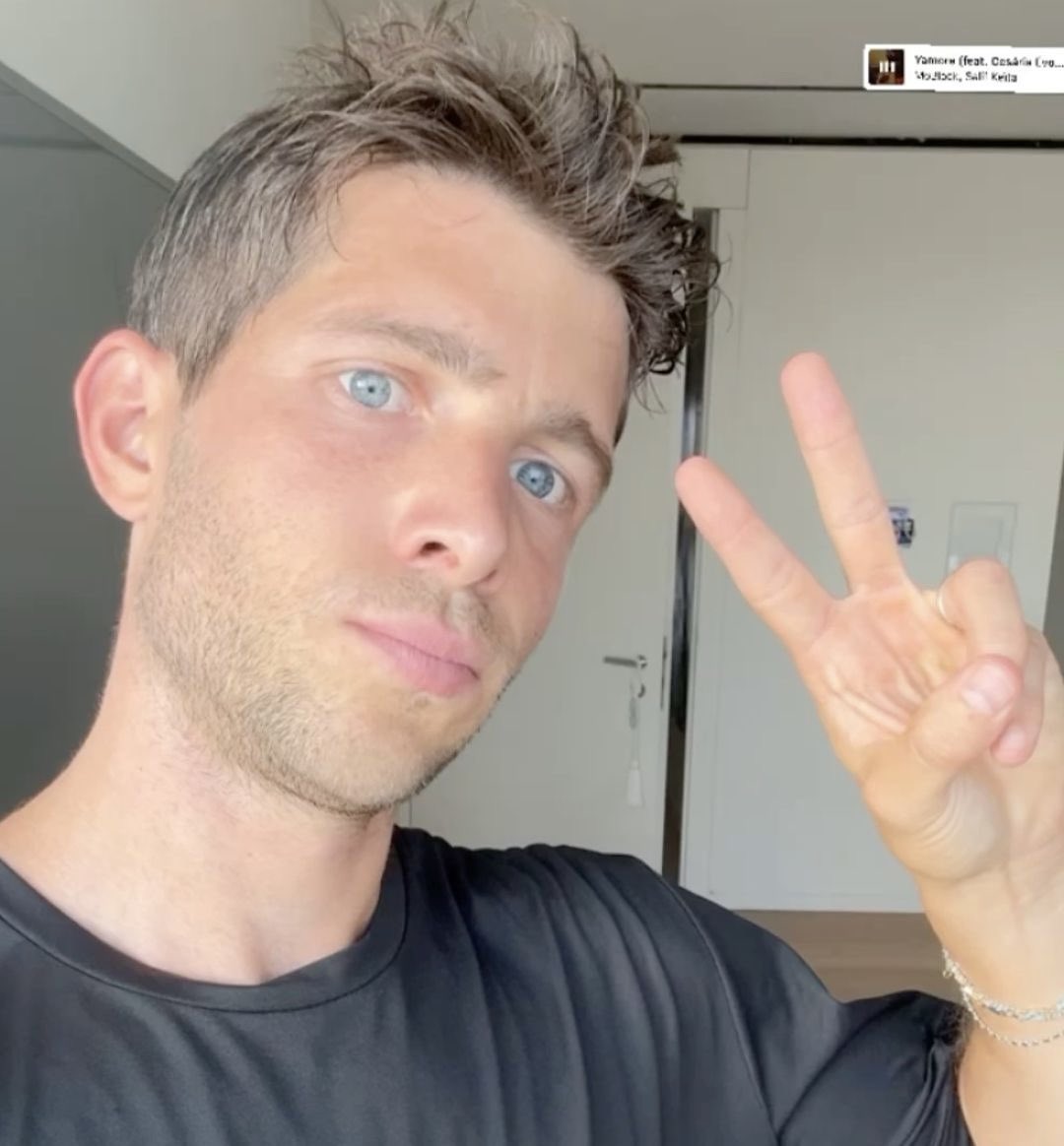 كتالوني
يلعب ظهير ووسط
محمي من الصحافه
I think i just meant my dad in 1985