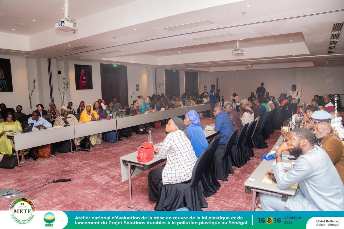 drelhadjiAdiouf's tweet image. J’ai présidé les 15 et 16 décembre 2025, l’atelier national d’évaluation de la mise en œuvre de la loi n°2020-04 du 08 janvier 2020 relative aux produits plastiques.

Cette rencontre s’est tenue dans un contexte marqué par une forte production de déchets plastiques, estimée à
