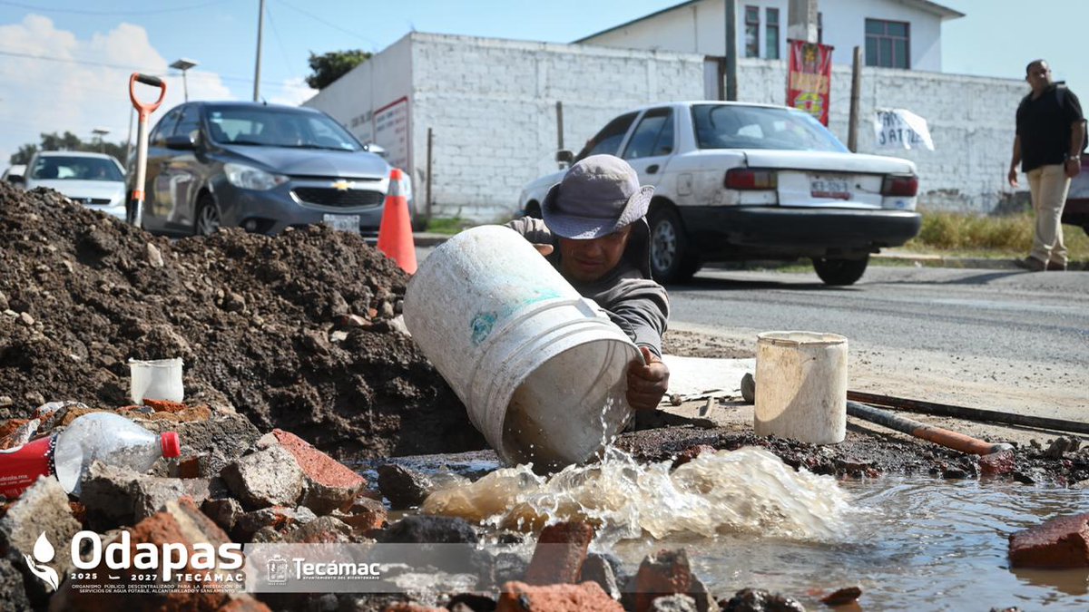 AyuntaTec2025's tweet photo. La cuadrilla de atención a fugas de ODAPAS Tecámac reparó una ruptura en una válvula de la línea principal de agua potable en la colonia Lomas de Tecámac.

La sustitución de la pieza dañada permitió restablecer el correcto funcionamiento de la red.
#ODAPASTecámac https://t.co/9PvAjQFz2t