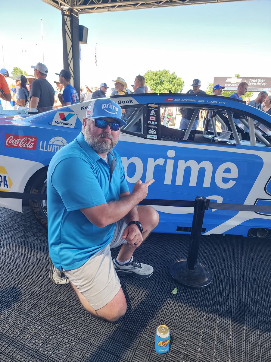blanton32's tweet photo. @TeamHendrick @SportsonPrime Heck yeah! Bring it to @TXMotorSpeedway next year. 
I enjoyed meeting this years! https://t.co/7igTKZCmpm