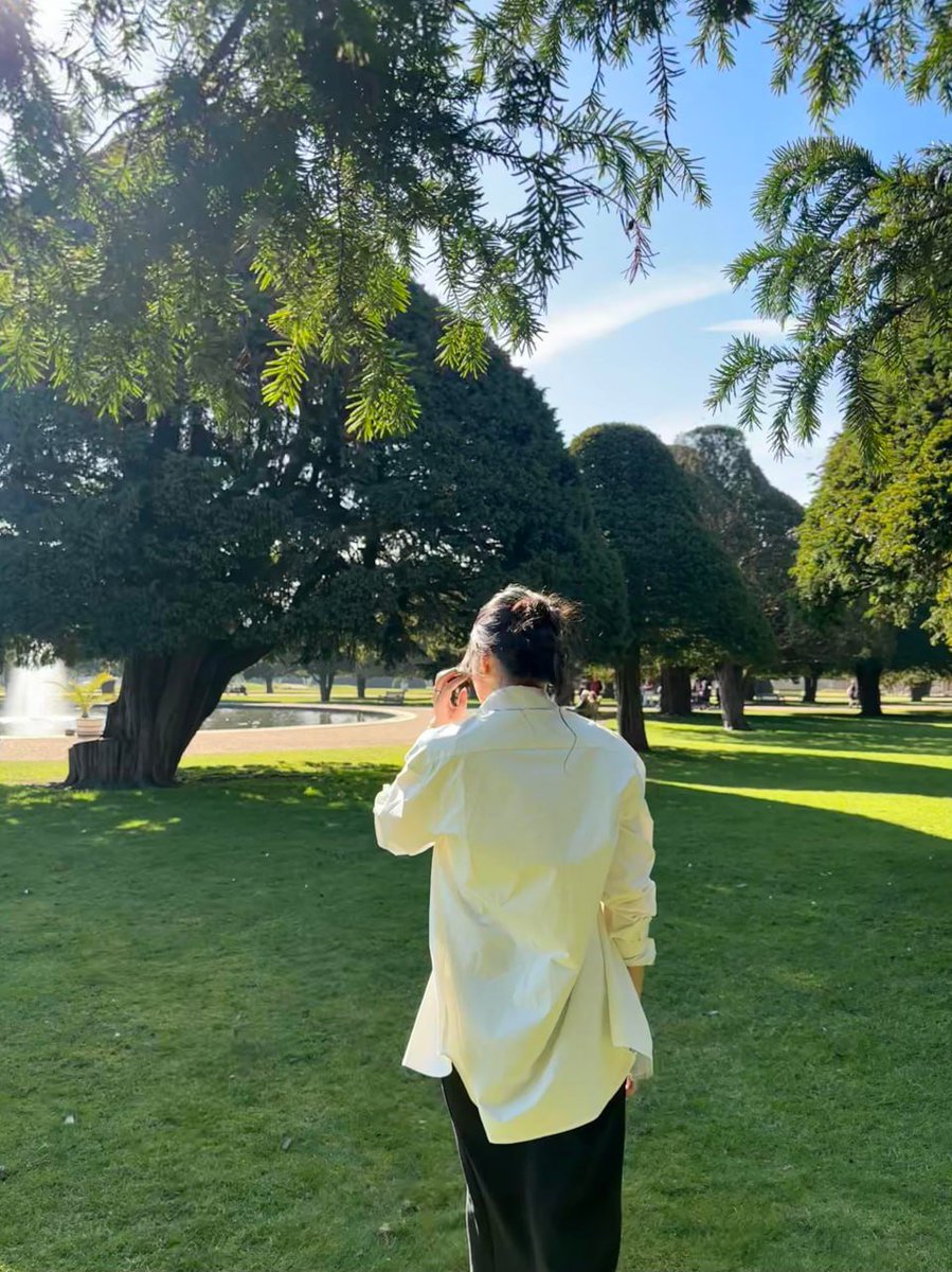 Eleena3254's tweet photo. Lost in thought, surrounded by towering trees and whispering leaves  Taking in the beauty of nature 🌳 https://t.co/JdvCKftJAG
