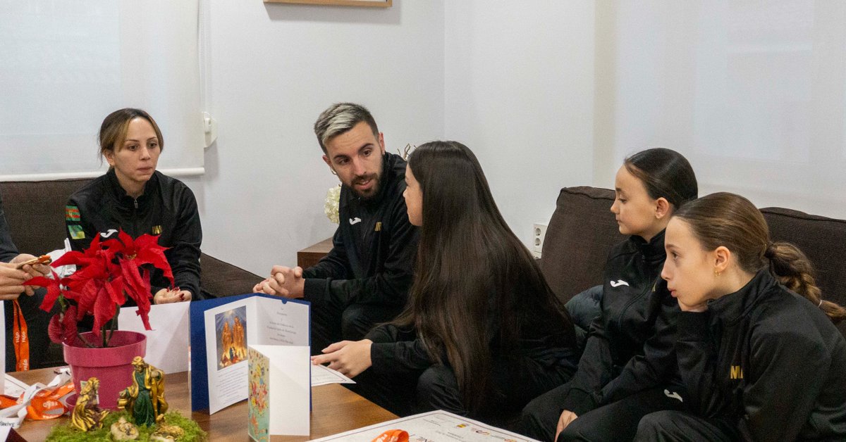 Torrelavega_es's tweet photo. 🥇Felicidades a Aitana, Triana, Mara, Jairo y Vanessa, del Club Golden Dance, que está en La Inmobiliaria, que han quedado campeones de España en diferentes modalidades del Campeonato de Bailes Caribeños logrando 24 medallas
#sentireldeporte #Torrelavega #Torrelaveganízate https://t.co/rb0hUg1vKS
