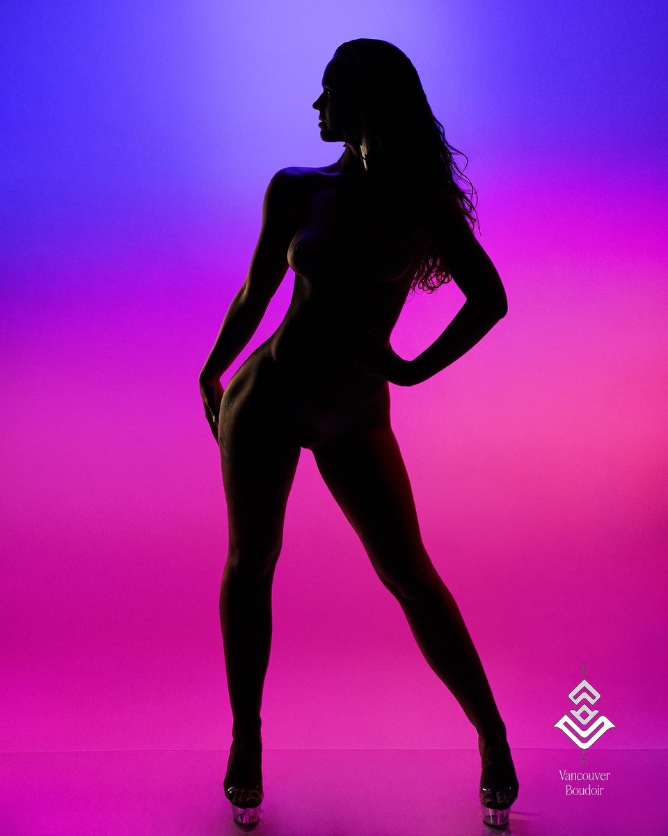 vanboudoir's tweet photo. A moment from my shoot with Lana 💙🩷

Check out more on my IG:
https://t.co/rpFXkAZ8Xq https://t.co/swHucIyo6Z