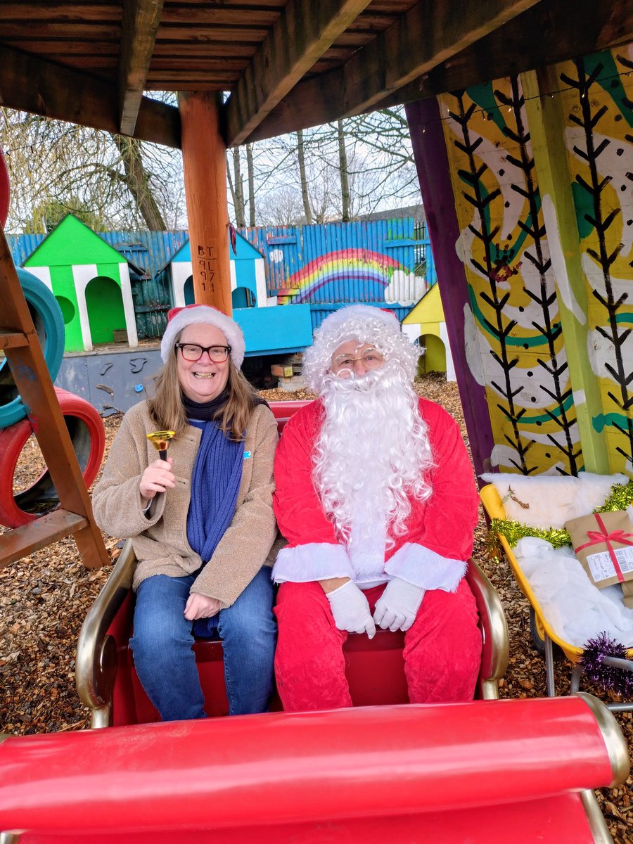 On Day 2 of my Christmas break, I met Santa. You can't top that 🎅🏼
#Volunteer #VoluntaryWork