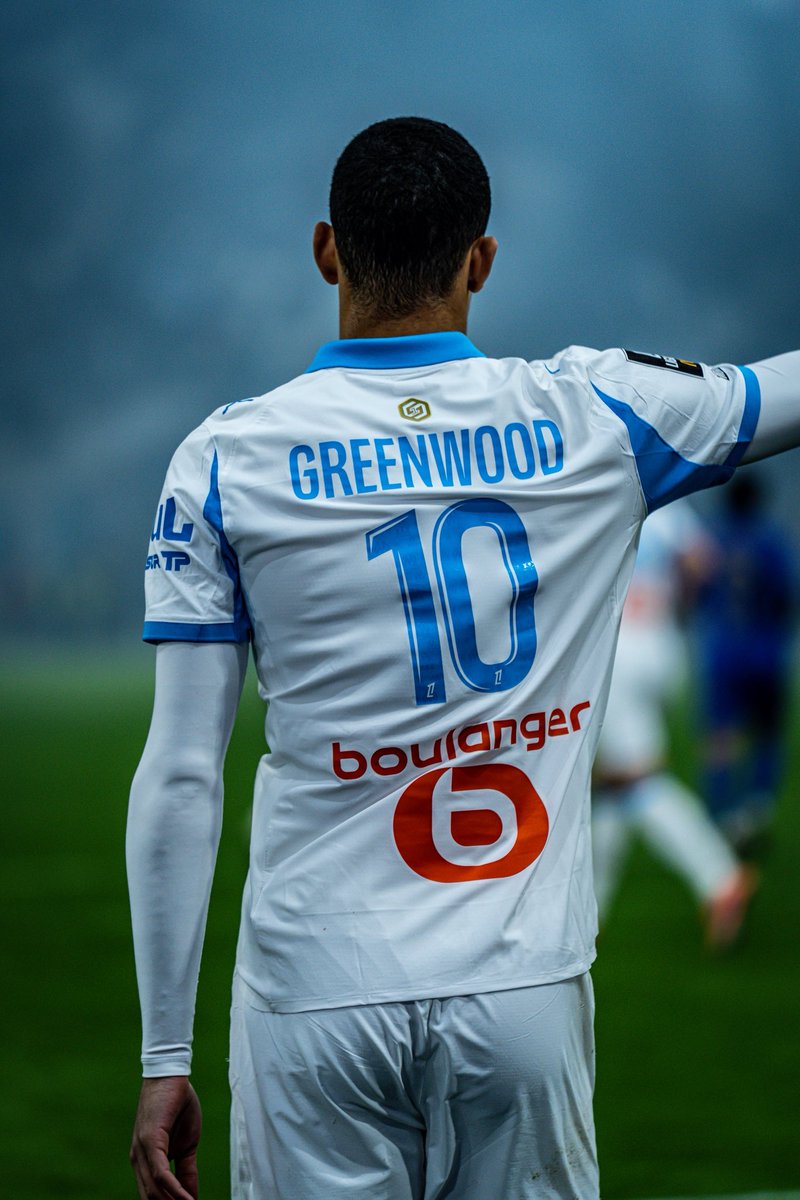 fabrodu13's tweet photo. Seul contre tous 💙🤍 https://t.co/xrVVtEfSwr