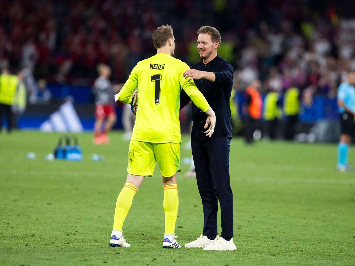 fcbayern_2's tweet image. جوليان ناغلسمان وجوشوا كيميش اختاروا مانويل نوير كأفضل حارس مرمى في العالم. ✅🇩🇪

هاري كين أختار نوير في المركز الثاني. 

بينما توماس توخيل وديفيز اختاروا نوير في المركز الثالث.