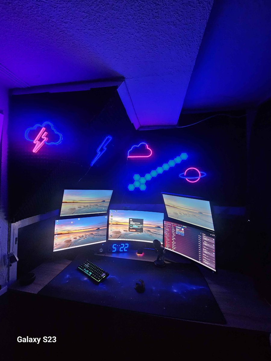 Ehrliche Meinung 👇

Neon Setup: 🔥 oder ❌?

Ich feier den Vibe 💜💙

#SetupRate #Gaming #Fortnite #xcediii #EVO