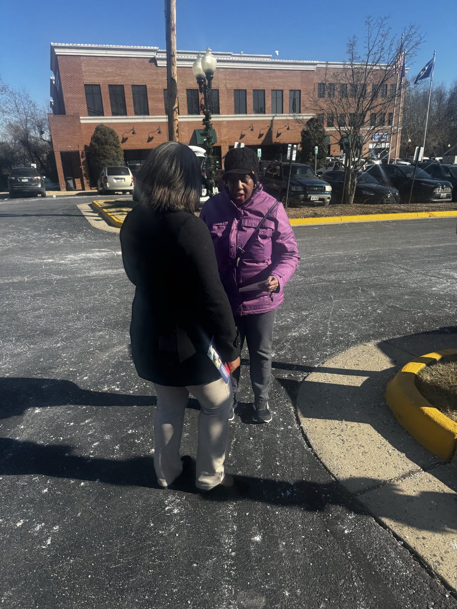 MargaretforVA's tweet image. It’s been a great day speaking with voters at the polls so far! We are entering the final stretch, polls close at 7 PM. Hope to see you there!