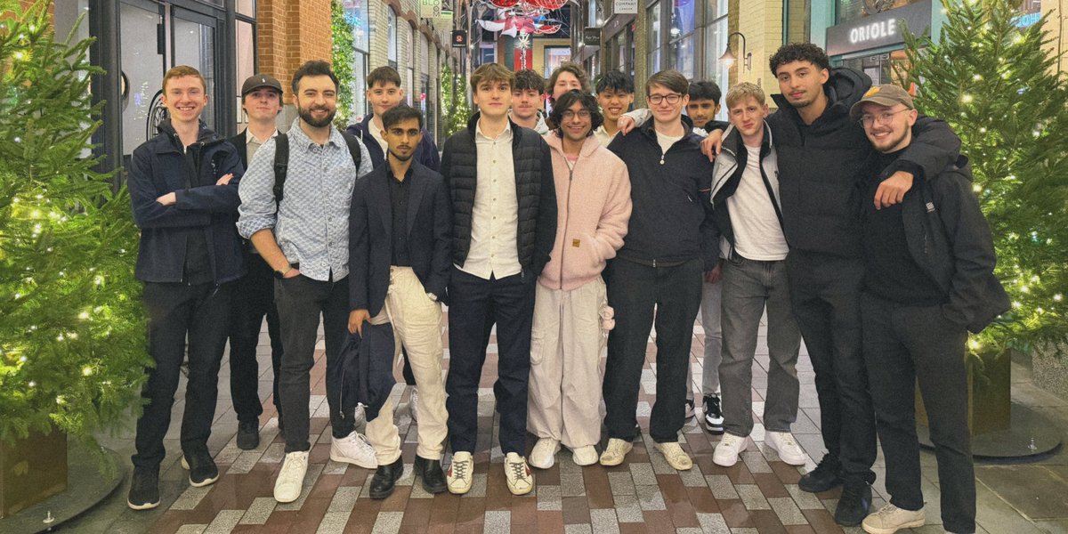 It was our annual Roblox Christmas Dinner, so a bunch of us met in Covent Garden for drinks and dinner! 🍻

​It was great to be IRL with the dev community and I'm excited for our 1st formal <a href="/DevConnectUK/">DevConnect UK</a> mixer in Feb!

Join discord.gg/f2Nv4HnZK for info.