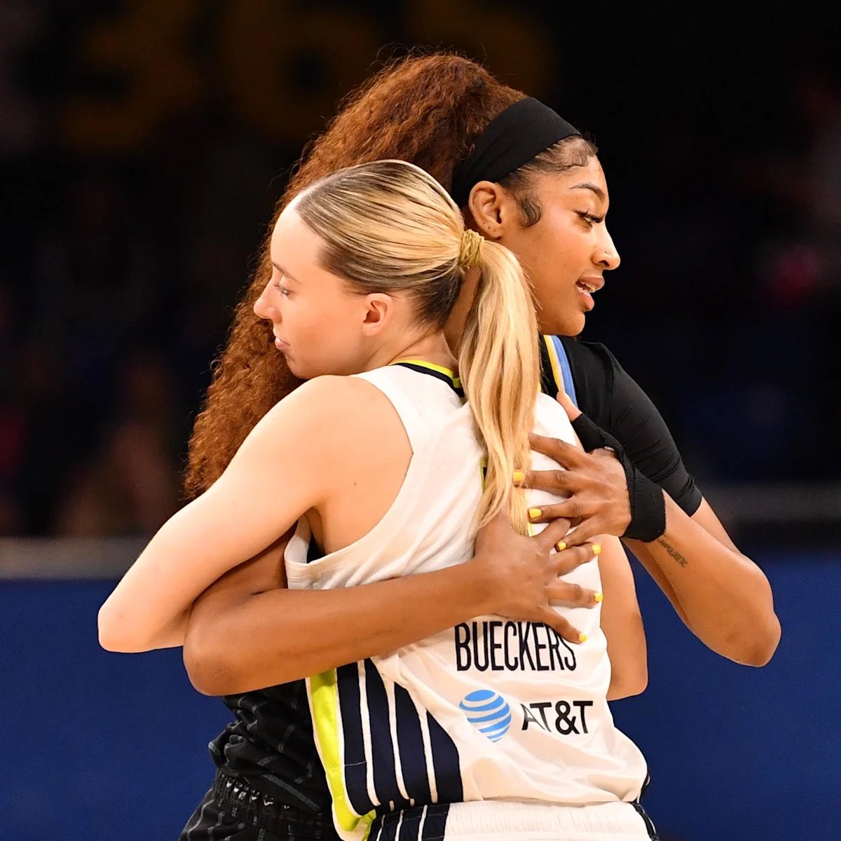 I talk hoops 🏀 tweet media