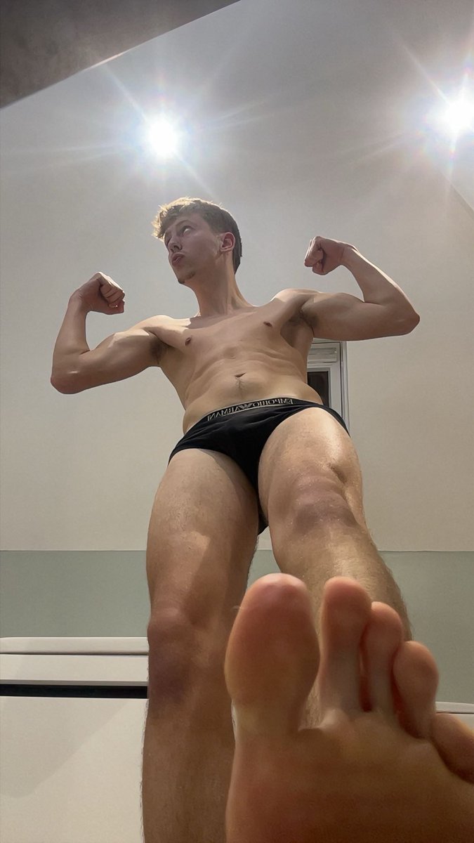 MasterSean_'s tweet image. Pits, bulge or soles. What one you choosing? 👀