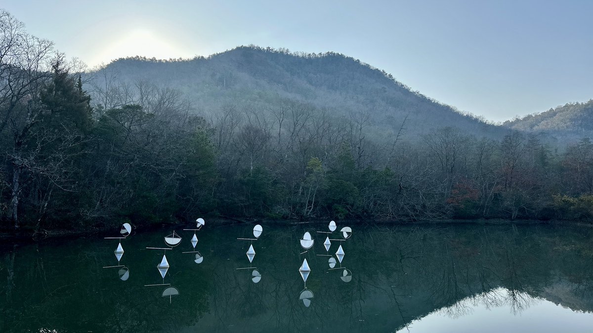 Susumu_Shingu's tweet photo. 20251217_8:35
「光のさざ波」
1993年 新宮 晋
（定点撮影556回） https://t.co/MOBoA3J0JS