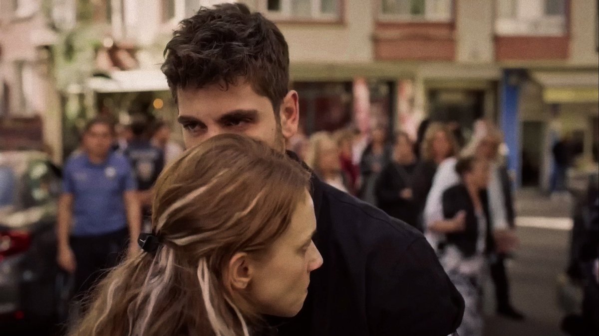 selinvy's tweet photo. he never heard of personal space btw.
#rüyagibi • #efdem https://t.co/fsKnE6qhOn