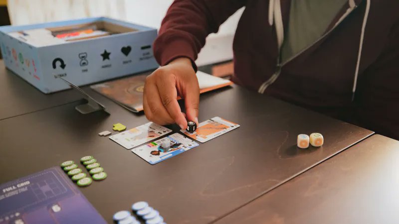 playswave_com's tweet image. Board games are leveling up in 2025!

From the quirky trivia twist of Chit Chat to epic quests in Elder Scrolls &amp;amp; Lord of the Rings, plus stunning strategy gems like Luthier and Positano.

Ready to roll the dice on your next obsession?

🎲 #BoardGameBuzz #TabletopMagic

 (1/2)