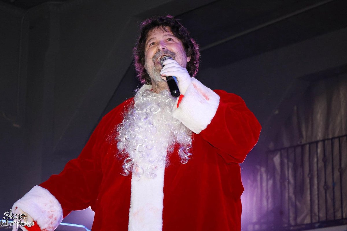 dannydemanto's tweet image. If ANYONE thinks that Mick Foley’s decision or stand has anything to do with politics than you haven’t been paying attention. 

It’s about being a GOOD or BAD person. ITS ABOUT MORALS. It’s about RIGHT from WRONG. 

not right or left. 

HAVE A NICE DAY!