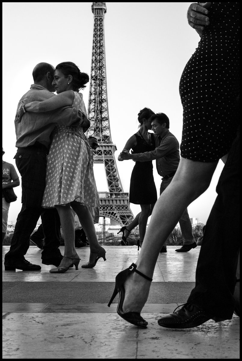 meorepresents's tweet photo. PROJECTIONS Tomorrow - An Evening / Peter Turnley
7:00 PM EST 
Peter will present images from his new, highly acclaimed book, Paris-Je t’aime-Years of Photographs.
This will be an evening of inspiring photography.

Join us live at 7:00 PM EST via Zoom: https://t.co/b932ooX4zy https://t.co/ATLlYWXffl