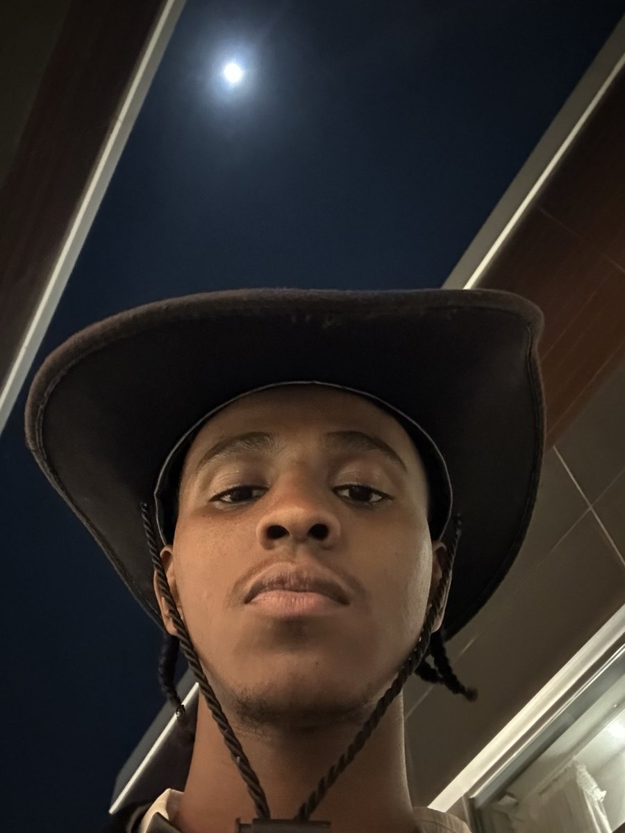 A67d_'s tweet photo. Hello 🤠🕴🏽#fashion #model https://t.co/fKNuoO1rpp