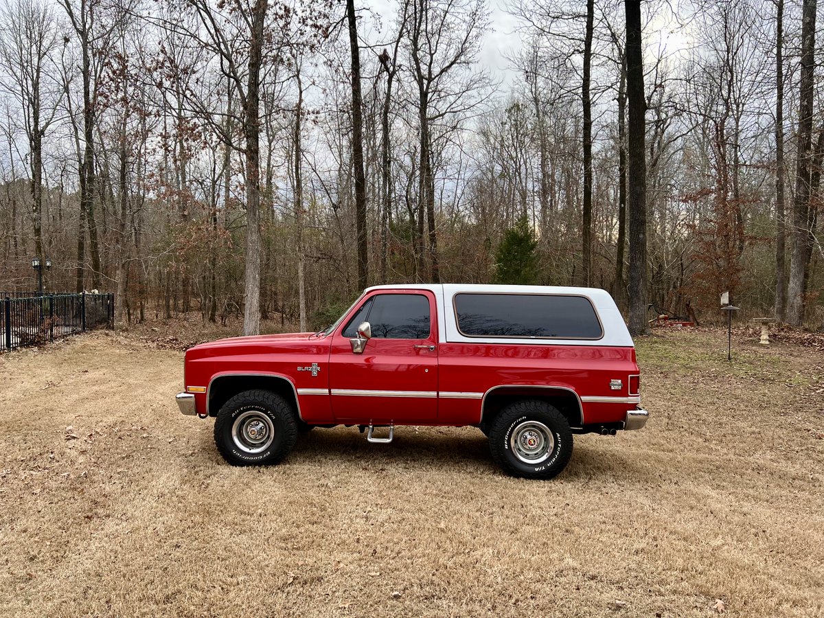 Wuhan Front Facing Chicken Man tweet media