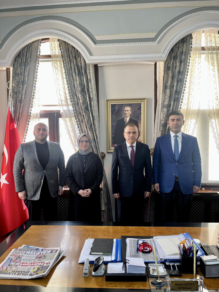 akpartisaglik's tweet photo. Şehrimizde sağlık alanında yürütülen çalışmalar, iş birliği imkânları ve devam eden süreçlere dair verimli bir istişare gerçekleştirdik.
Nazik ev sahipliği ve kıymetli değerlendirmeleri için Sayın Vali Yardımcımız Hasan Gözen’e teşekkür ediyoruz.
@abdullahozdemir 
@alperenbozdg https://t.co/ZjOMt4Ygoc