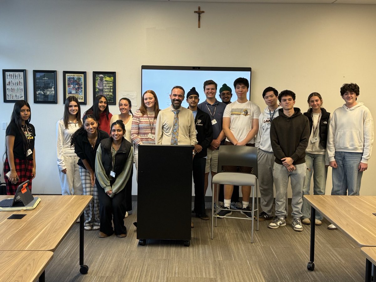 SFHS Alumni tweet media