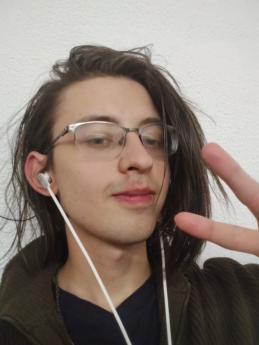 elcopollo's tweet image. this + the wishes from the bestest people + the small but company i had today irl = the bestest birthday i couldn't even imagine in this economy ✨