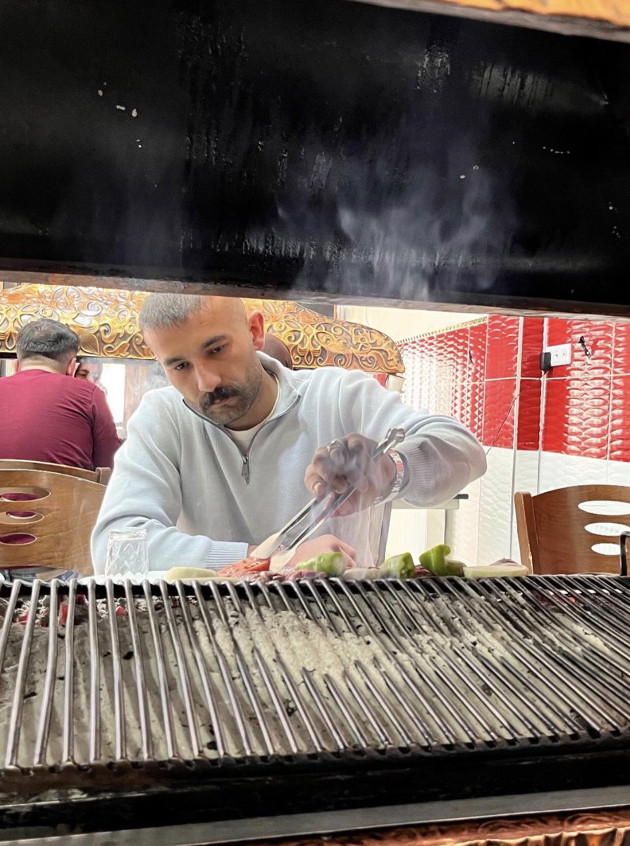 Kurt’ta biliyor her ay köşeye çeyrek atmayı ama kurt kuzu seviyor 🐑🥩