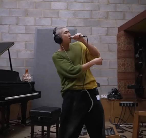 RM’s “Nuts” is number #1 on Worldwide and European iTunes Charts! 

#HeAProDriver