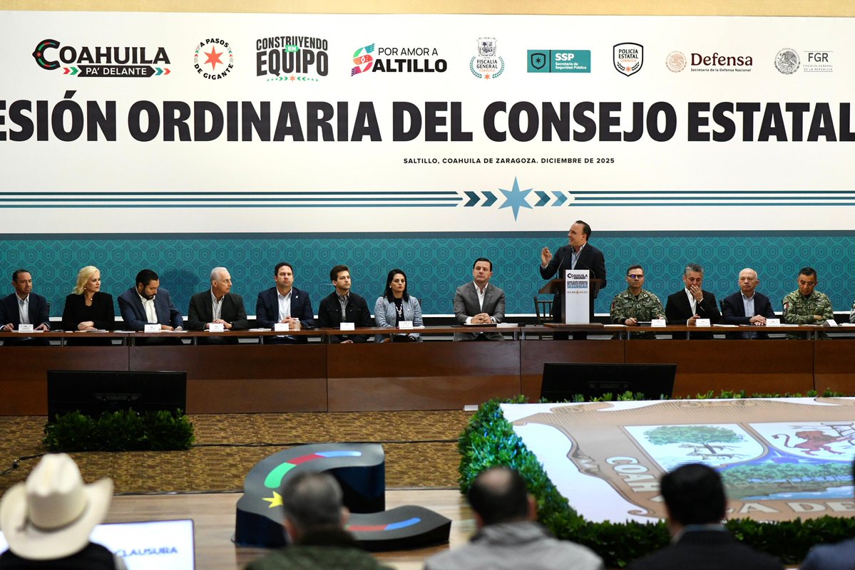 Asistí a la XXXIII Sesión Ordinaria del Consejo Estatal de Seguridad Pública, presidida por mi amigo, el gobernador <a href="/manolojim/">Manolo Jiménez Salinas</a>. Reafirmamos nuestro compromiso de mantener a #Coahuila como el estado más seguro del país, mediante acciones firmes y coordinación permanente.