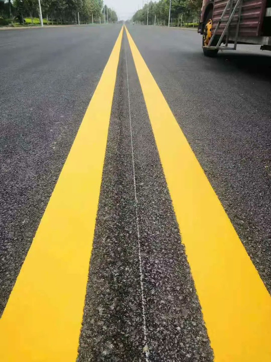 CivilEngDis's tweet photo. Road markings are painted lines, symbols, and words on a road's surface to control traffic, guide drivers, and ensure safety.They provide information for regulating vehicle movement, indicating hazards, https://t.co/3g2T5ltNoW