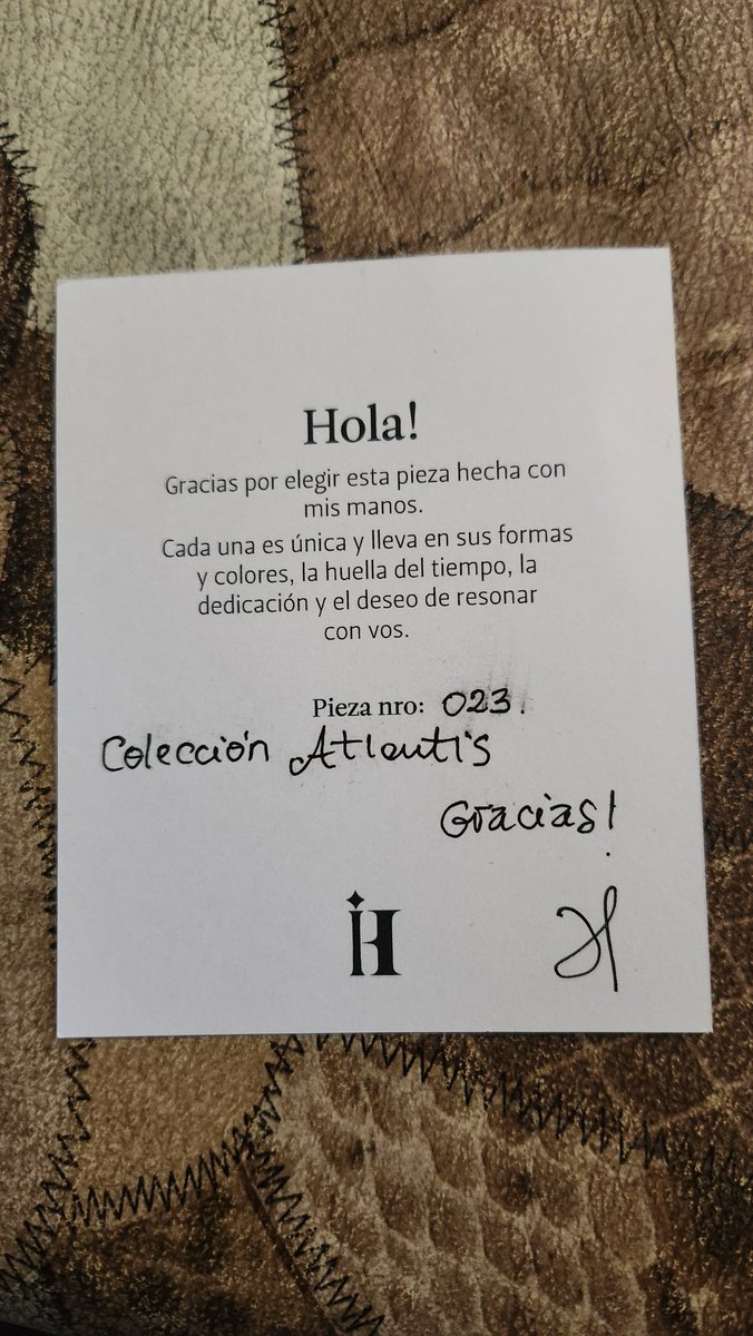 Y no los voy a dejar con la intriga. Tiene número de pieza. La sensación de tranquilidad que me dan estos colores y estos peces, es única. Fue amor a primera vista. Gracias <a href="/NanaFine/">Nana</a> !