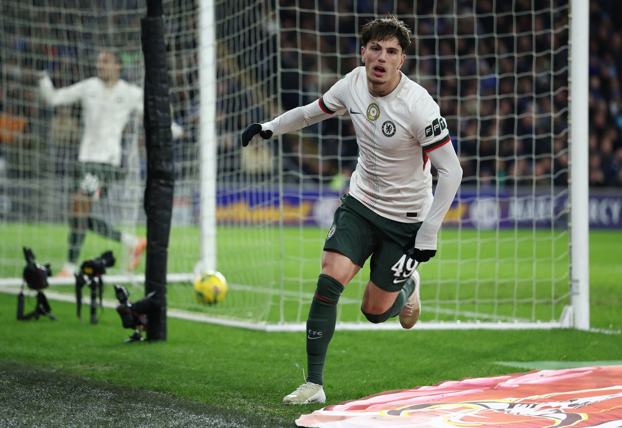 أليخاندرو جارناتشو يسجل الهدف الأول لتشيلسي.. كارديف سيتي 0 1 تشيلسي 