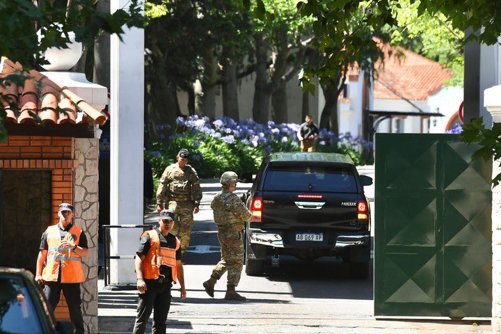 Lo de hoy fue una tragedia y está todo demasiado turbio. 21 años tenía el soldado argentino con toda la vida por delante al servicio de la patria. Tienen que investigar todo. De lo único que estoy seguro es que esto en otro gobierno hubiera sido un escándalo nacional.