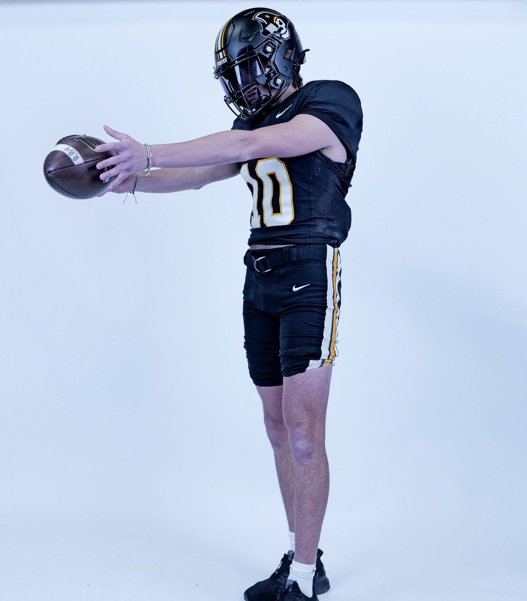 Mario_gonza22's tweet image. After a great visit and conversation with @CoachBishopSU2 and @coach_kriesel, I have received an offer to play at Southwestern University!! #AGTG 
@FBCA_Football @Coach_Hoff28 @CoachMac_FBCA @roberthersh15 @CMKicking @High_Rizer38 @CoachMaskSU @Junglebjj1788 @Coach_KK21…