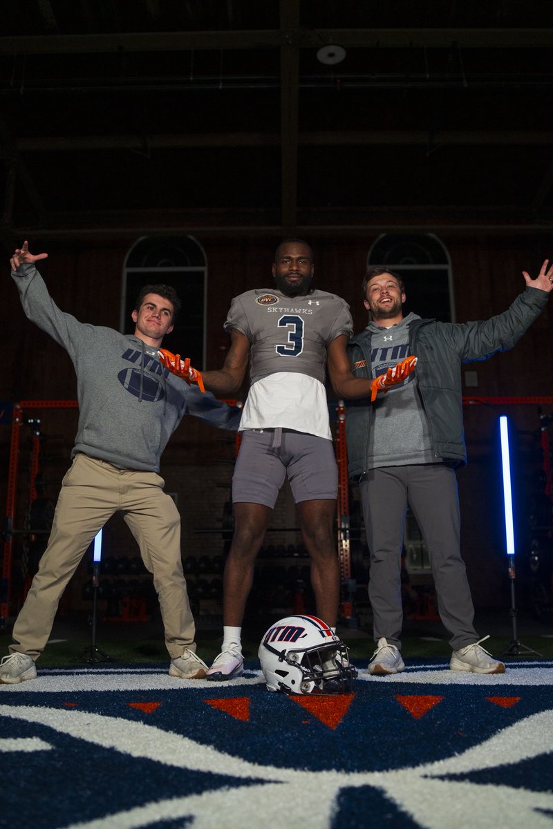 Had a great visit at the University of Tennessee at Martin!! <a href="/nickcochran/">Nick Cochran</a> <a href="/Coach_JSimpson/">Jason Simpson</a> <a href="/BryseCarlton/">Bryse Carlton</a>