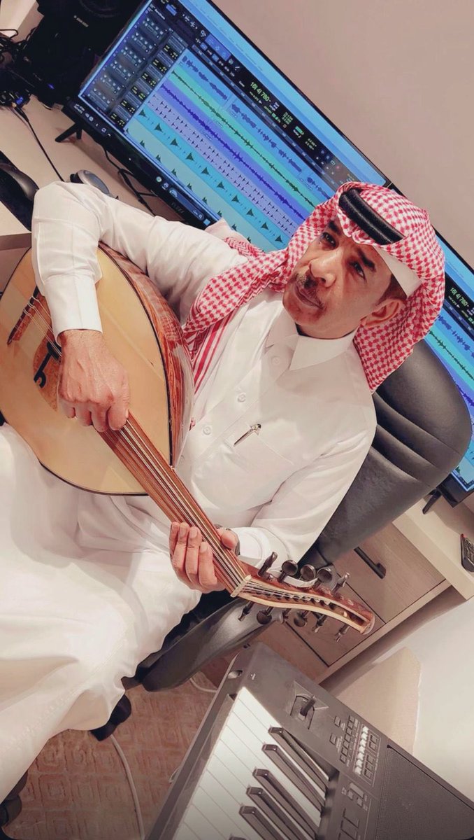 azazzis's tweet image. كشف الفنان عزازي عن نواياه الفنية عبر سنابه الخاص قرب إصدار ثمانية أعمال غنائية خلال الايام المقبلة وهذا يشكل حراك فني قوي يعيد إحياء مشروعه الفني كمؤشر على إنتاج اعماله الفنية علماً أنه في أقل من شهر قد قدم جلسة مكونة من ثماني أعمال بالإضافة إلى سنقل منفرد وهو حديث الوسط الفني .