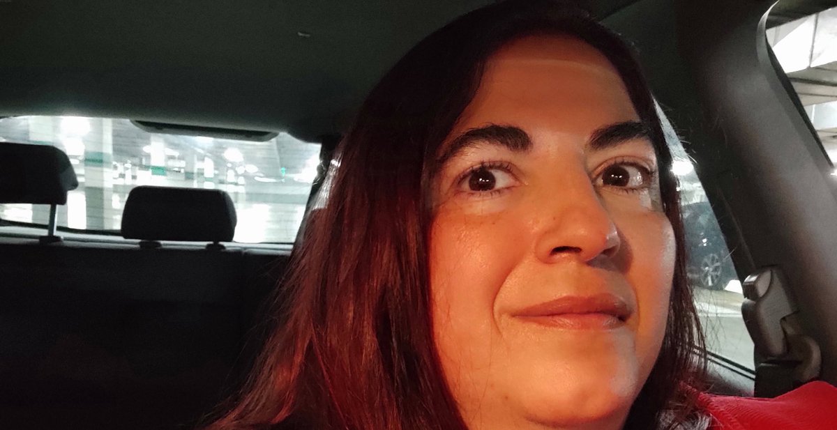 mursi73's tweet photo. #Conduciendo el #wolfwagen #tiguán y fotografía familiar en el #Restaurantepimpi,me caí dentro de la #fuente de fuera,de tan #moderna / #vanguardista , #aguayo https://t.co/iGiiuW4W48